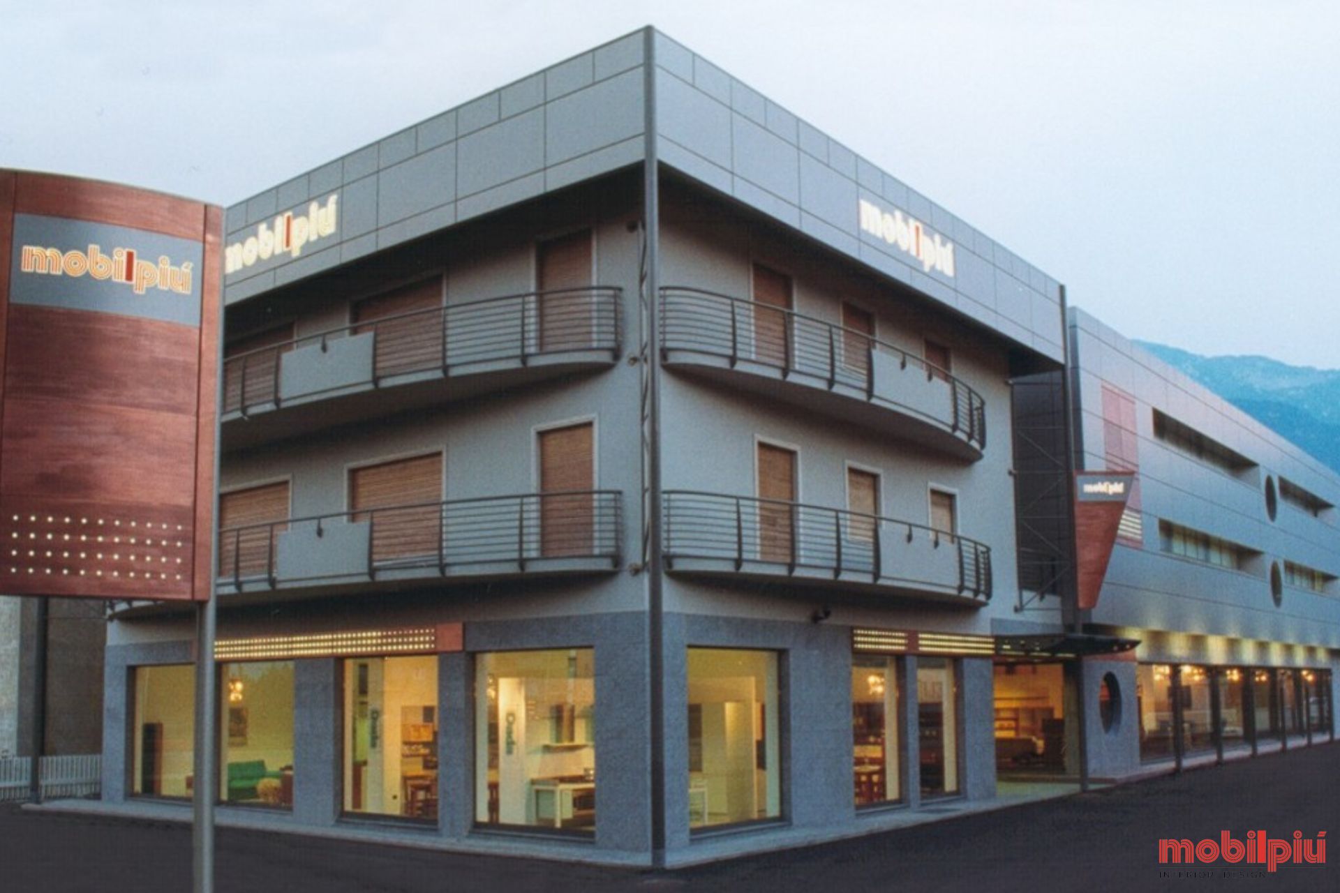 chi-siamo_edificio-oggi_01_m